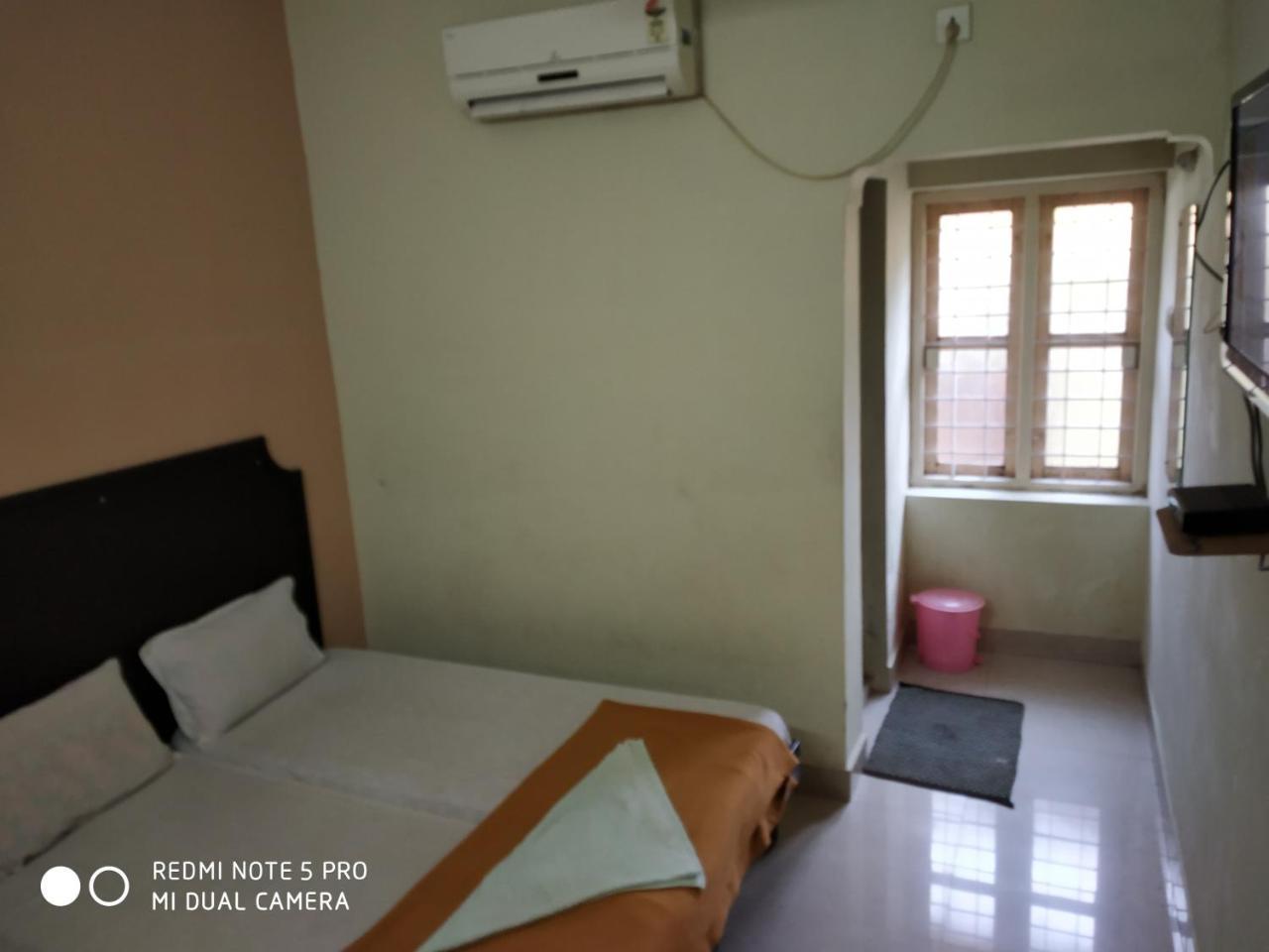 Hotel Woodlands Chottanikara Kültér fotó