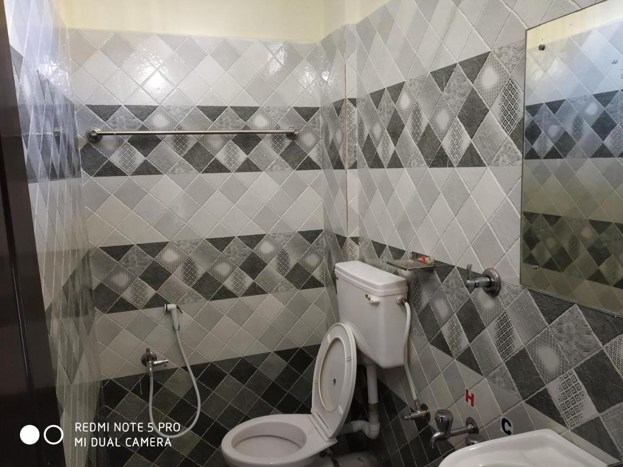 Hotel Woodlands Chottanikara Kültér fotó