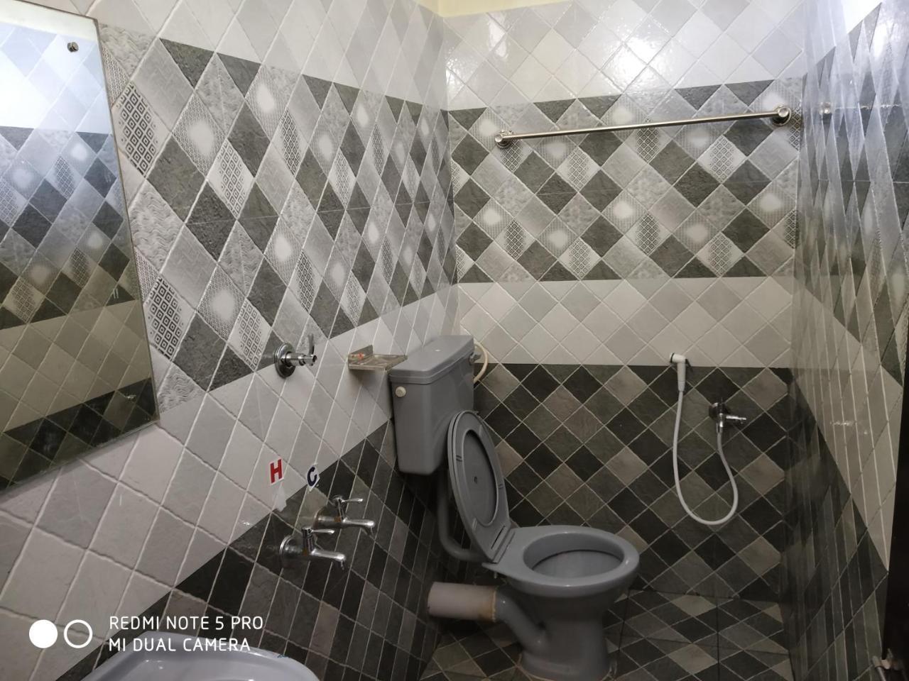 Hotel Woodlands Chottanikara Kültér fotó