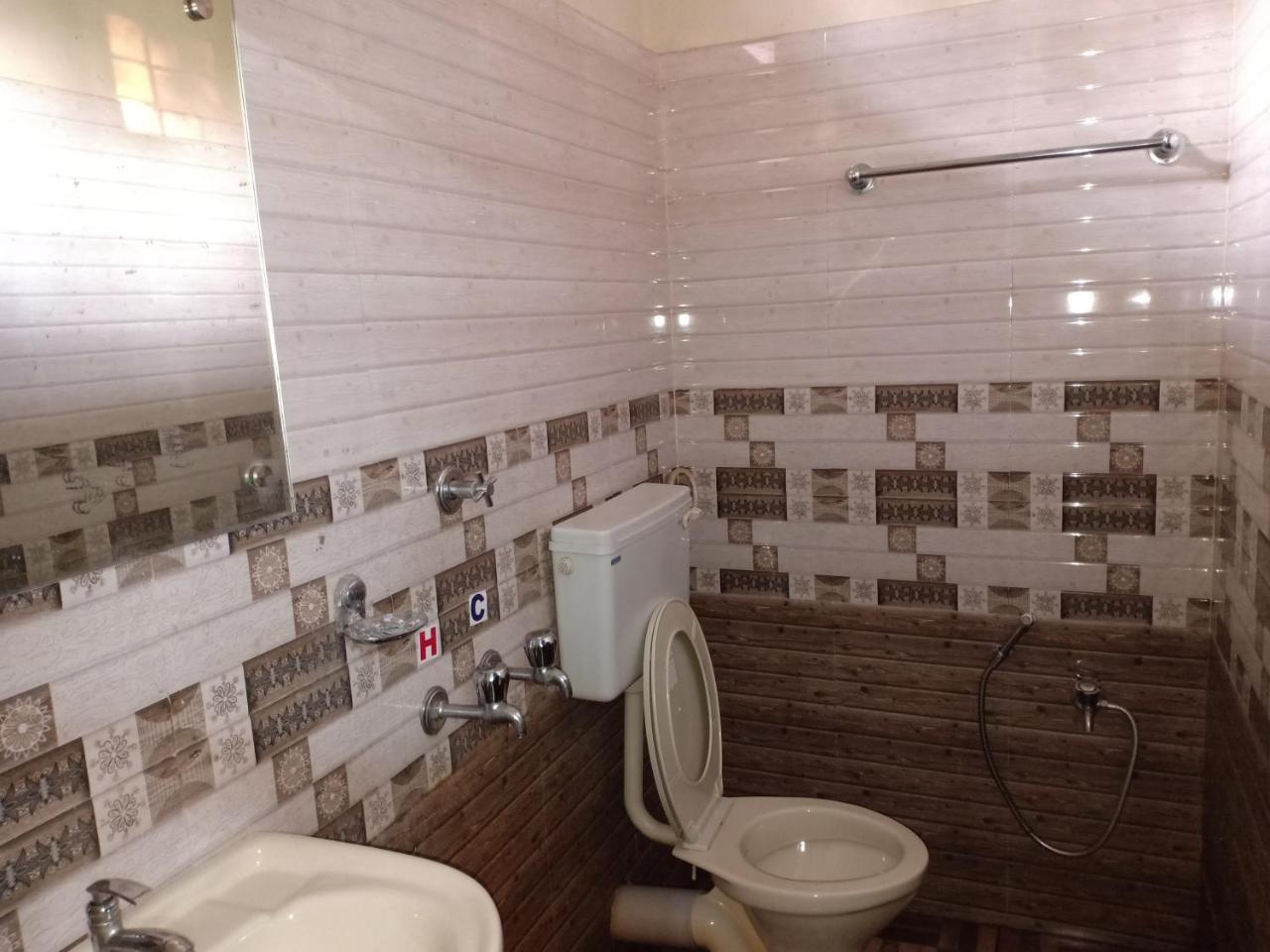 Hotel Woodlands Chottanikara Kültér fotó